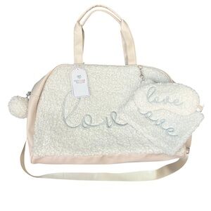 Overnight LOVE duffle bag